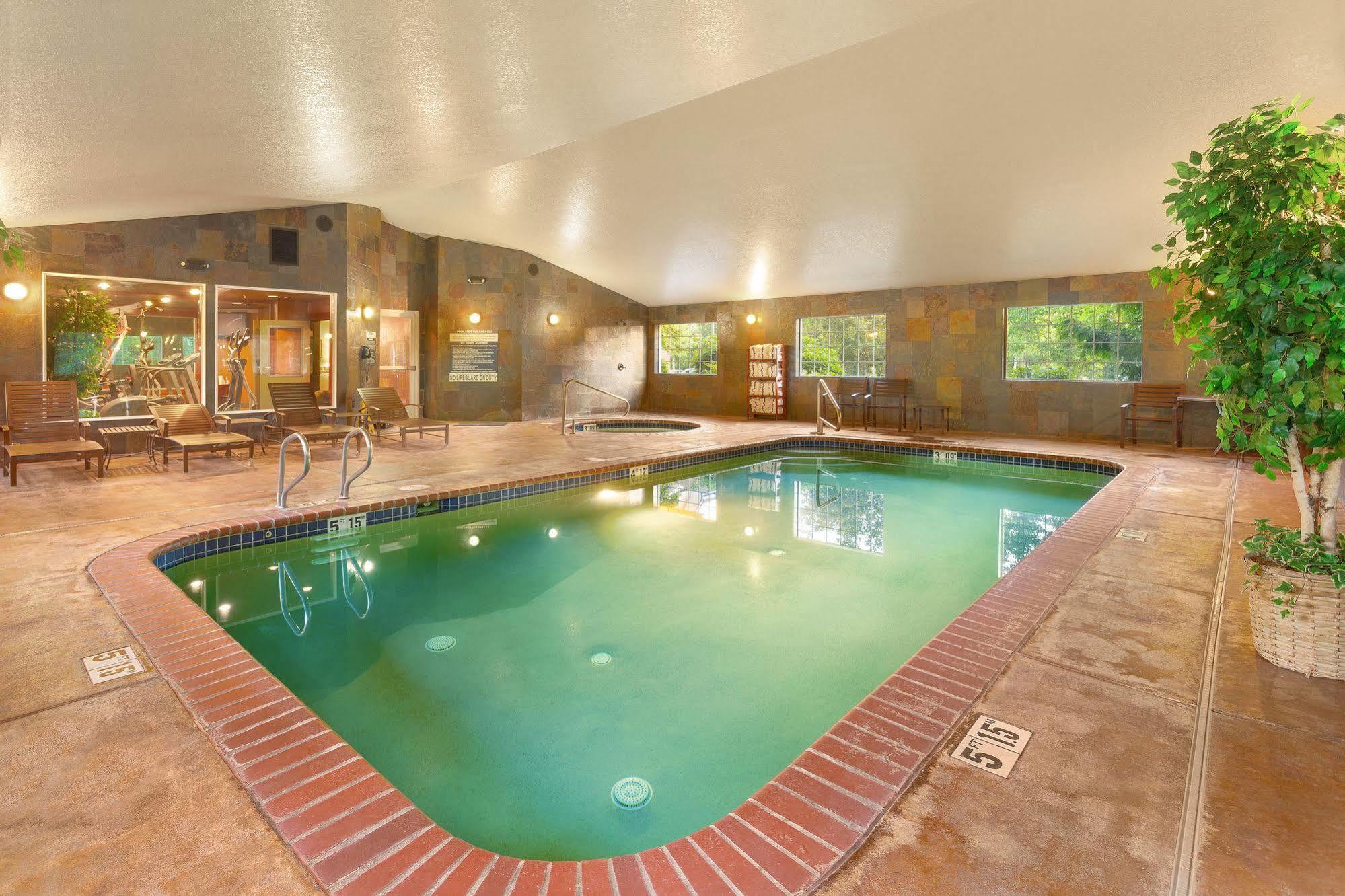 Comfort Inn & Suites Tualatin - Lake Oswego South Dış mekan fotoğraf